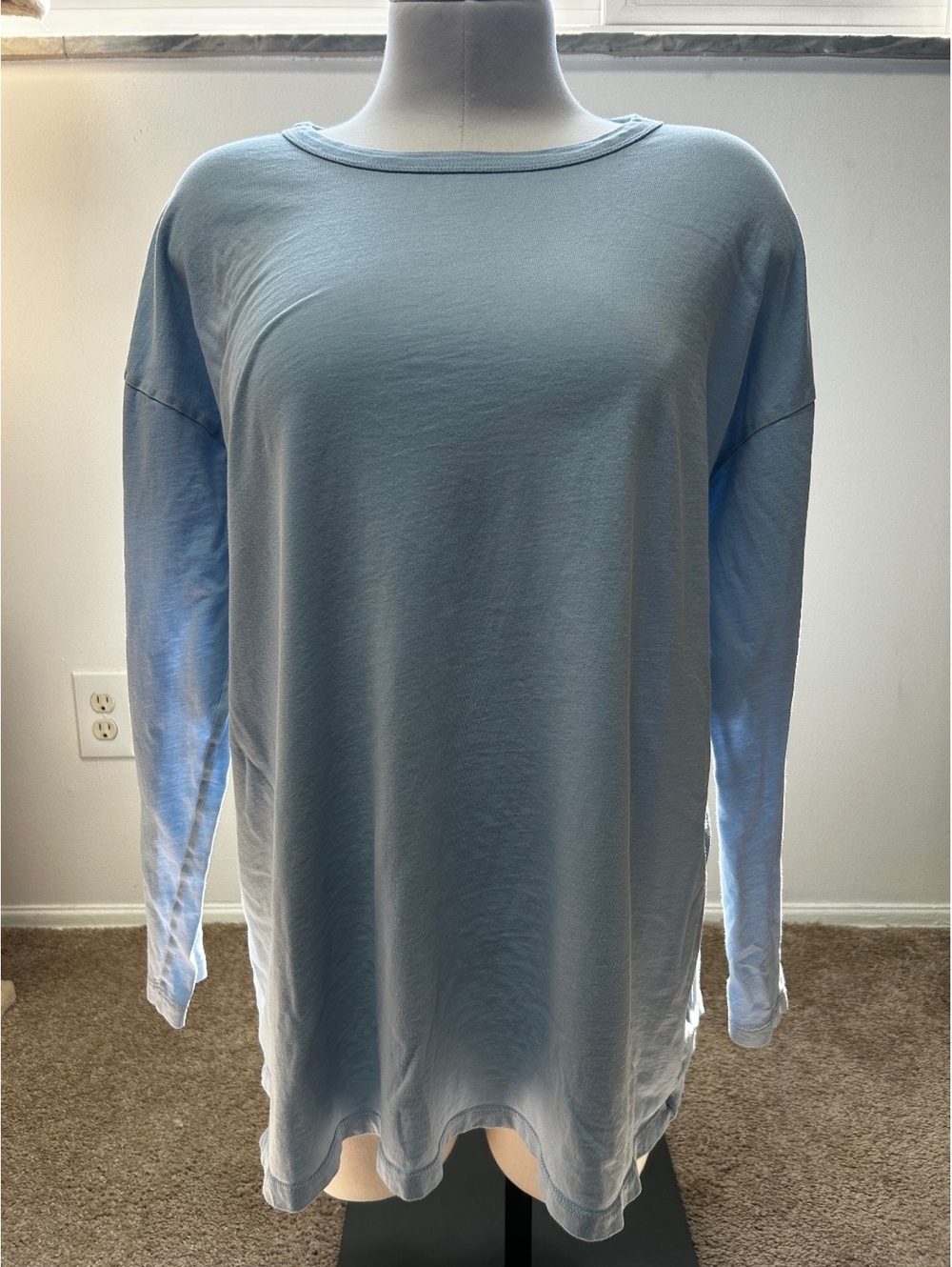 Old Navy Women's Light Blue Long Sleeve Crew Neck Shirt Size Large